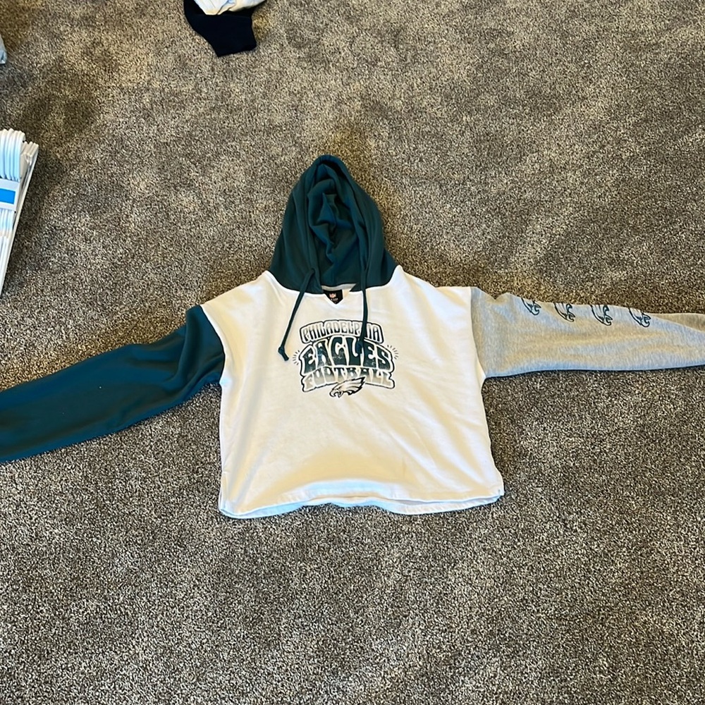 This shirt was only worn once it’s from NFL teams girls XL